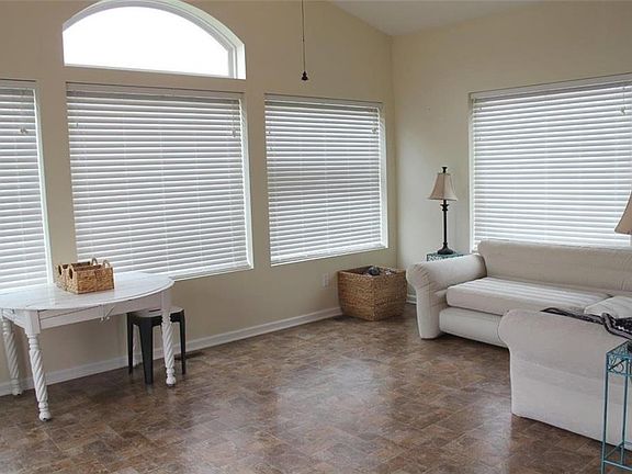 3rd image of 1802 Athena Dr