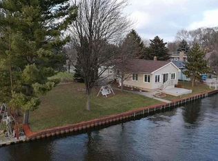 319 River Rd, Bay city, MI 48706