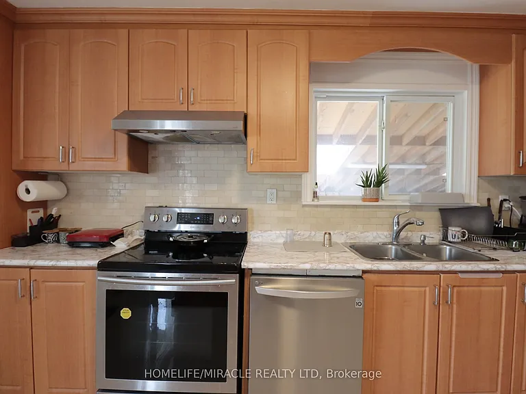 1382 Warden Ave #MAIN — Photo 10