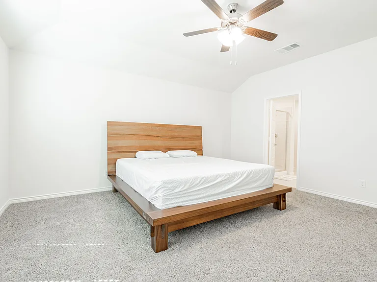 555 Delaware Rd — Photo 26