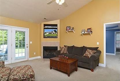 3rd image of 981 Mossy Grove Ln