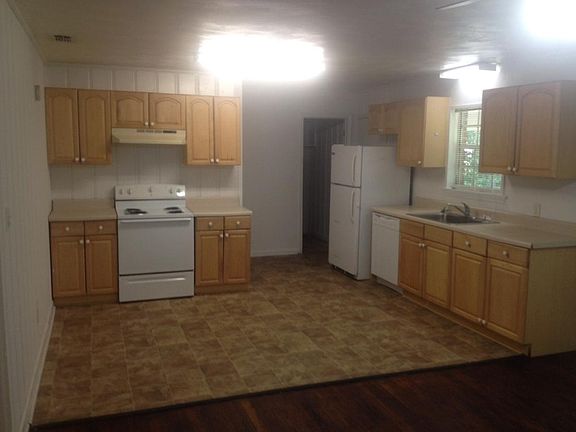 4th image of 1913 Fannie Dr