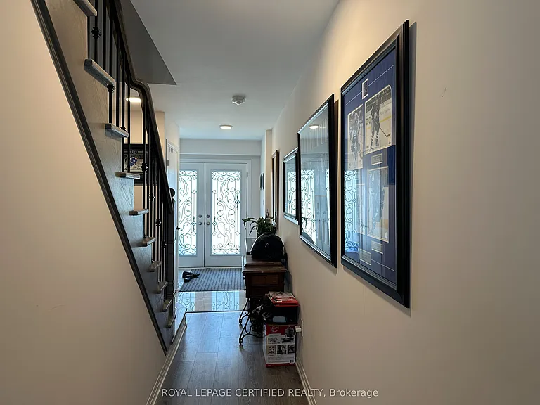 14 Ambereen Pl — Photo 4