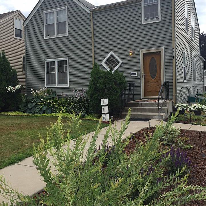 1st image of 120 Bernard St W