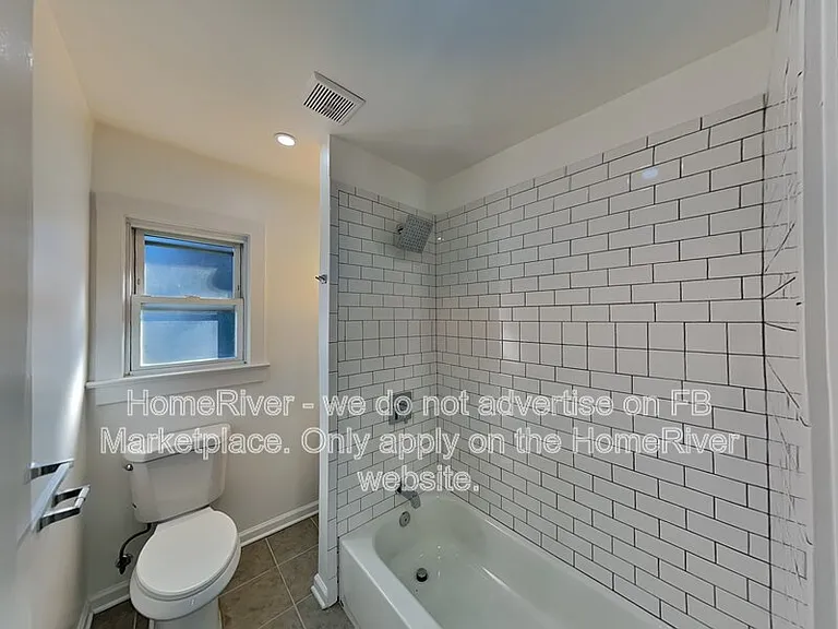 289 Hilton Ave — Photo 16