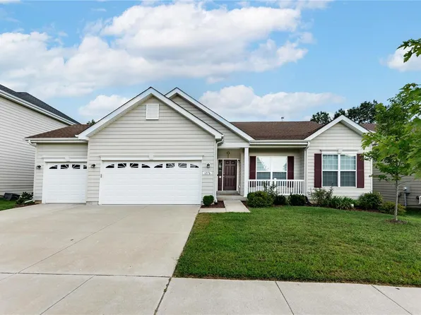 1276 Fienup Lake Dr, Chesterfield, MO 63005