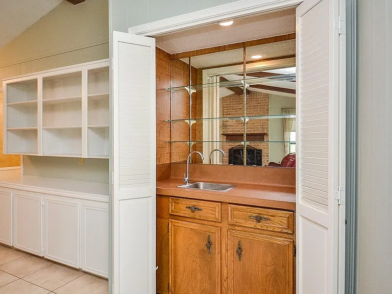 2106 Glenn Lakes Ln — Photo 11