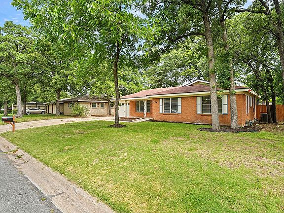 4th image of 304 W Cheryl Ave