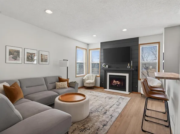 9037 Garland Ln N, Maple Grove, MN 55311