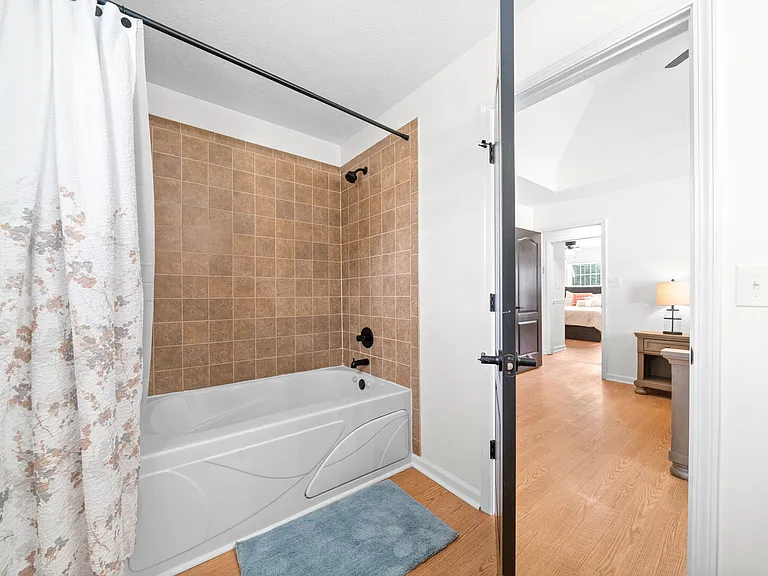 Athena Dr — Photo 21