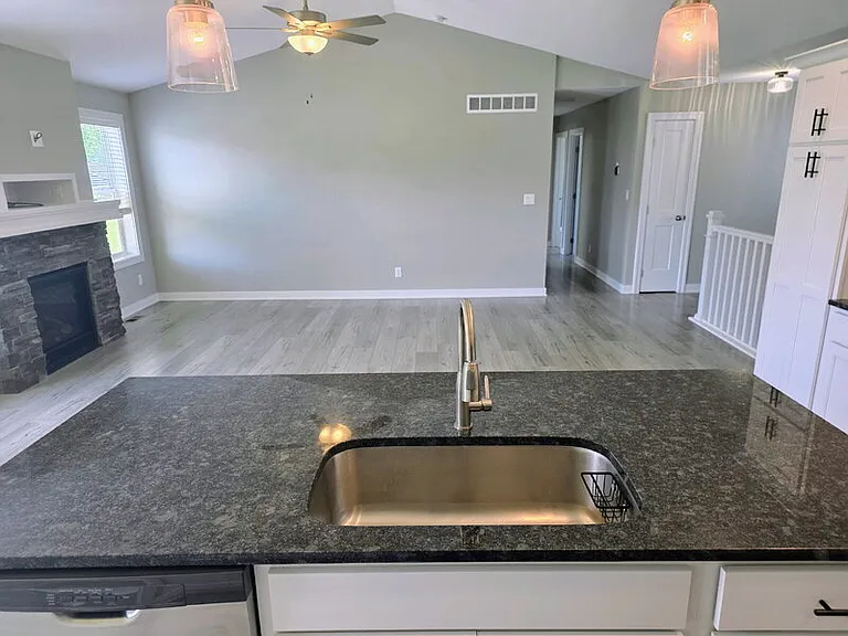 701 Bradford Dr — Photo 7
