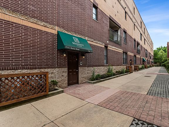 2nd image of 170 N Marion St Unit 3