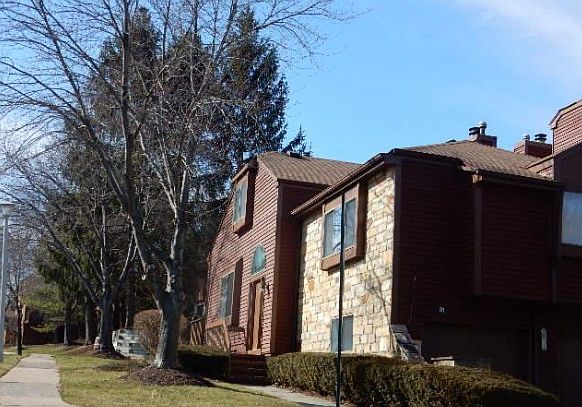 2nd image of 31 Brotherton Ave