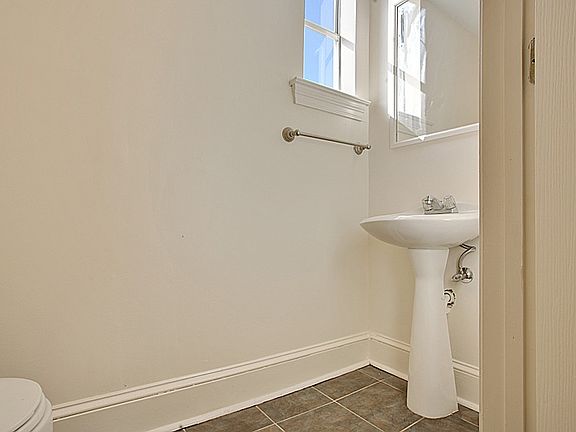 3rd image of 1919 Sophie Wright Pl APT 8