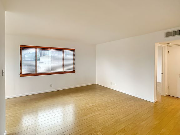 4th image of 1644 Oxford St #16