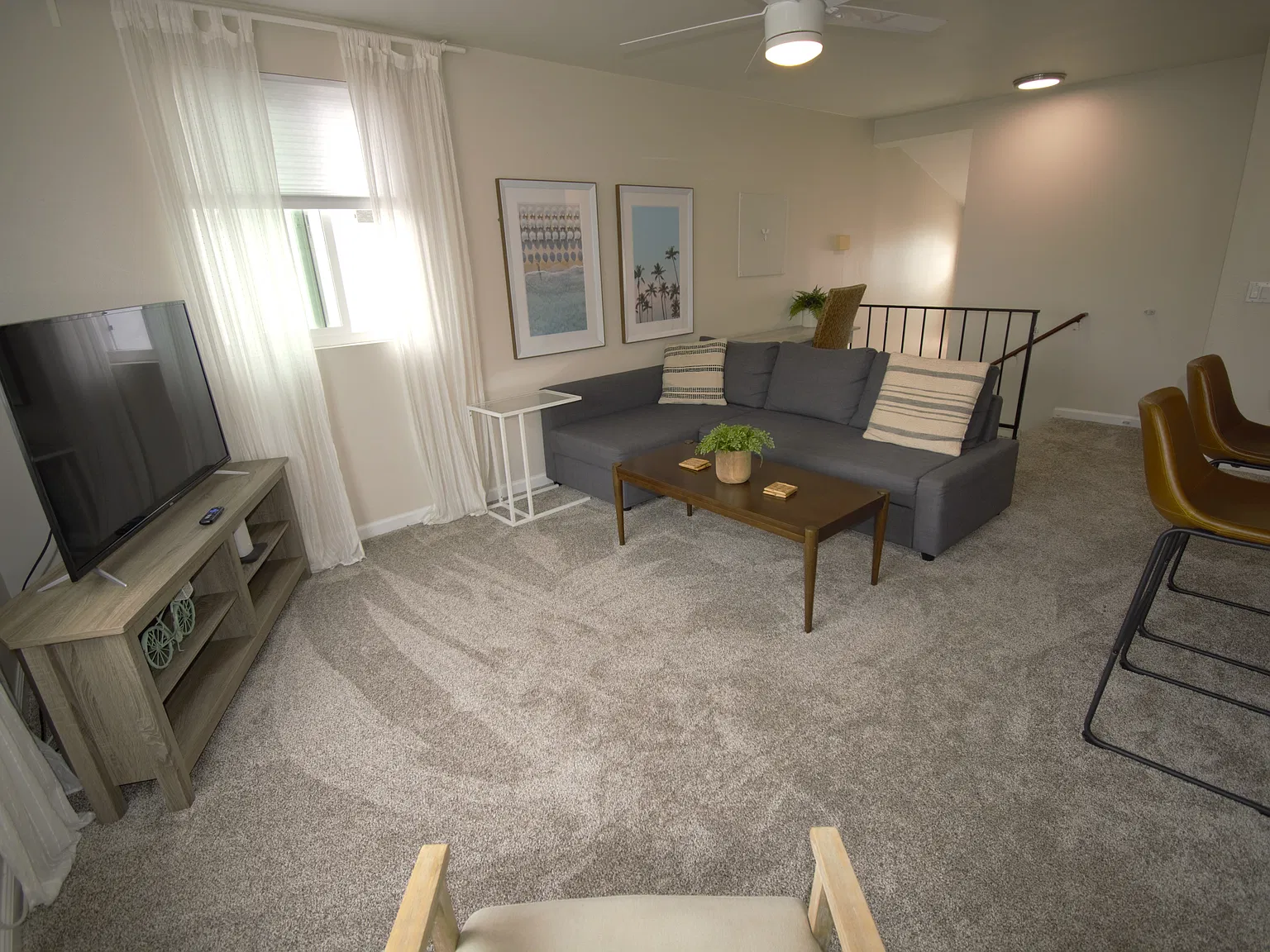 2 bed, 800 sqft, $4,300 — Photo 2