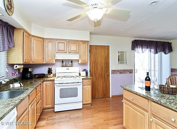 4th image of 165 Lancaster Ln
