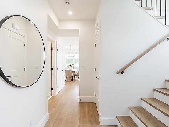 3rd image of 5413 Crescent Dr
