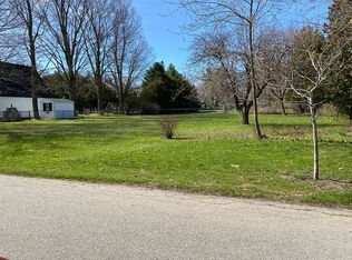 208 Elm St, Charlevoix, MI 49720