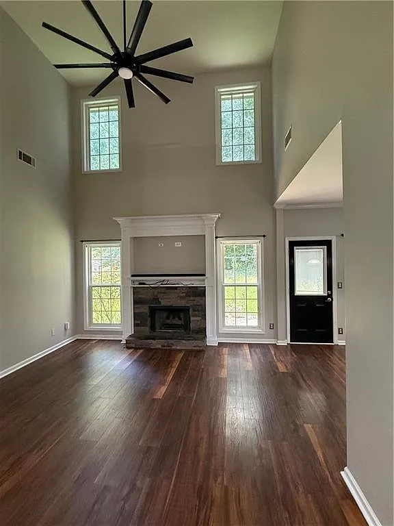 4 bed, 3.0 bath, 2578 sqft, $2,395 — Photo 4