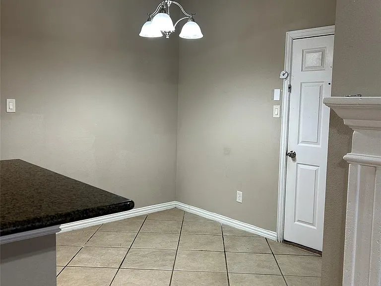 2148 Walnut Square Dr — Photo 16