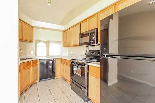 5704 N 67th Dr Photo 1