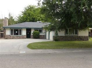 132 Canal Dr, Chowchilla, CA 93610
