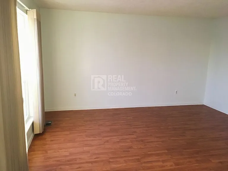 2607 W 101st Pl — Photo 5