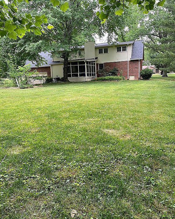 2nd image of 1408 Bowman Ln