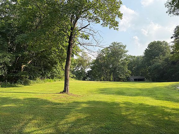 4th image of 940 Pleasant Home Ridge Rd