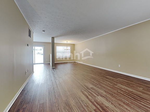 3rd image of 221 Lakeview Dr
