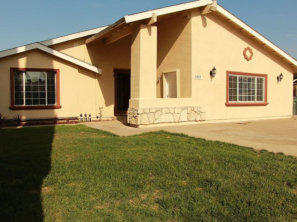 1st image of 2883 Camarillo Dr