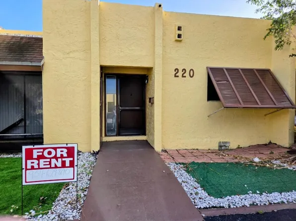 220 NW 43rd Pl, Deerfield Beach, FL 33064