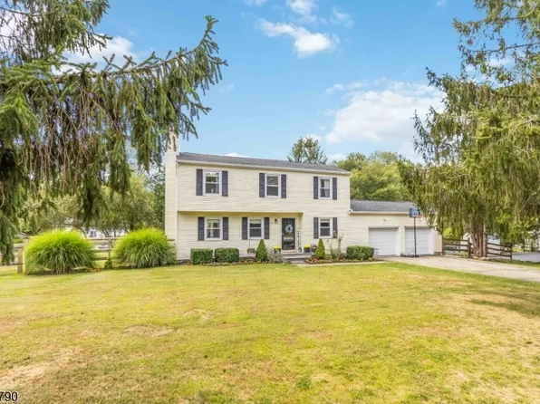 3 Quail Run, Washington Twp., NJ 07853