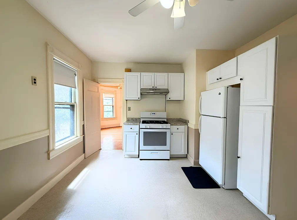 Building Photo - 65 Firglade Ave #2