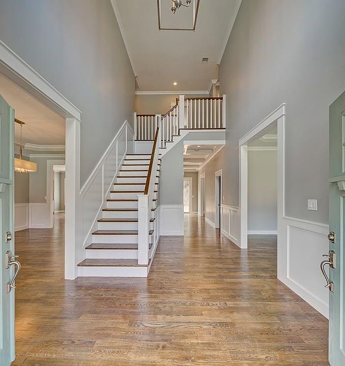 207 Pond St, Hopkinton, MA 01748 Zillow