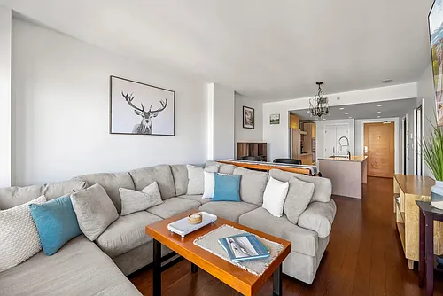 707 Courtney St #1403 Photo 1