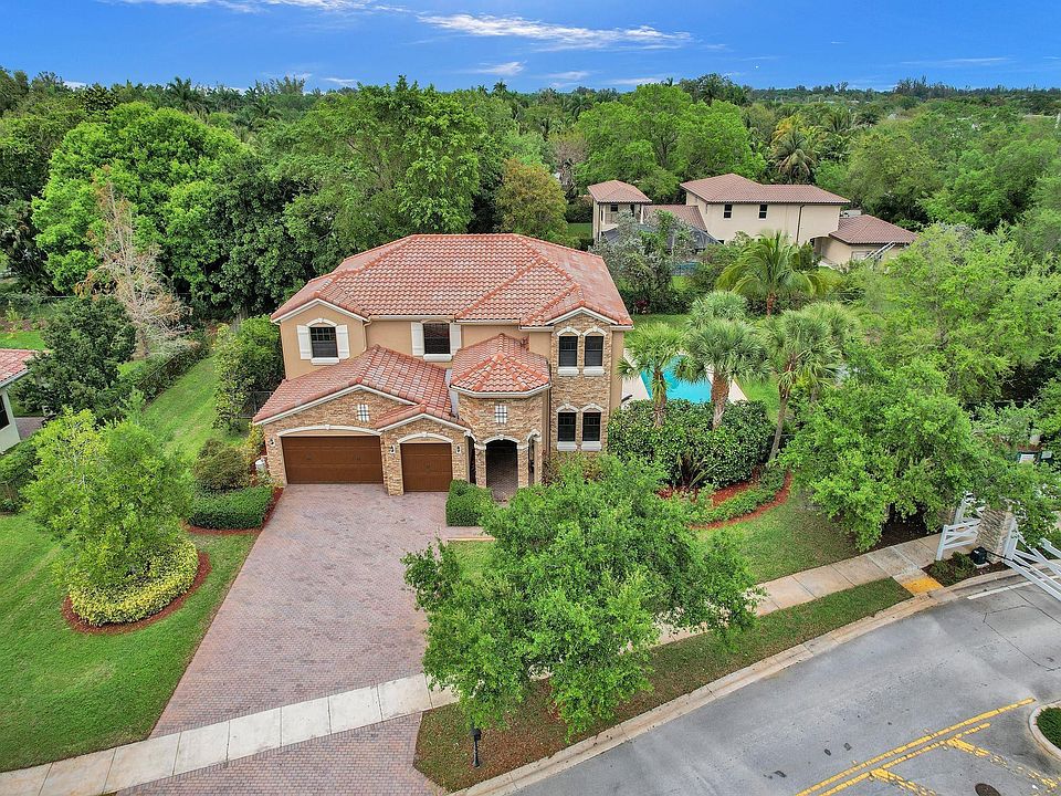 1st image of 10649 SW 50th Street