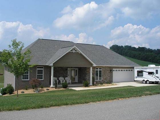 1st image of 154 Acorn Ln