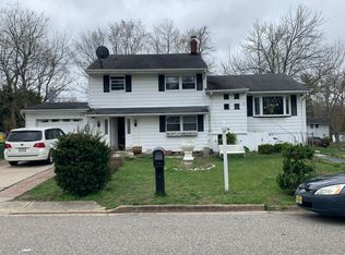 7 Hillview Dr, Neptune, NJ