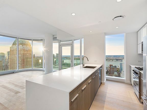 5th image of 242 W 53rd St APT 58J