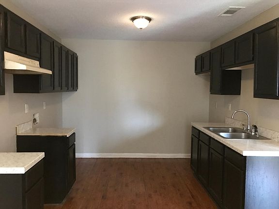 4th image of 3643 Russelwood Dr