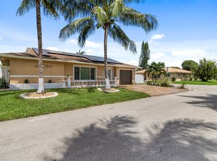7615 NW 72nd Ave, Tamarac, FL 33321