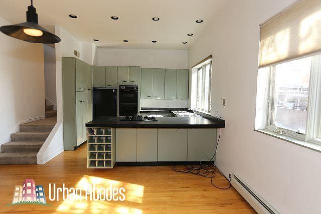1st image of 1013 W Armitage Ave #Twor