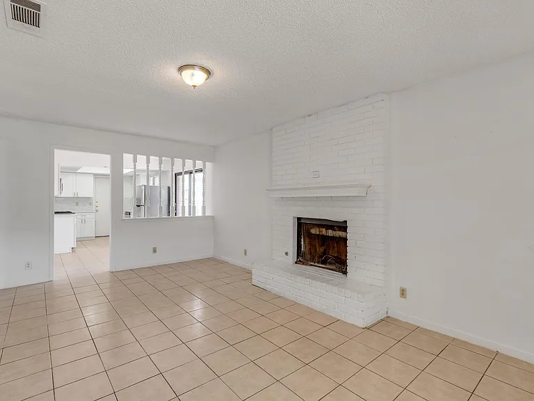 9604 Night Star Dr #B — Photo 2