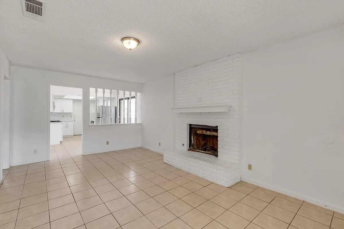 Building Photo - 9604 Night Star Dr #B