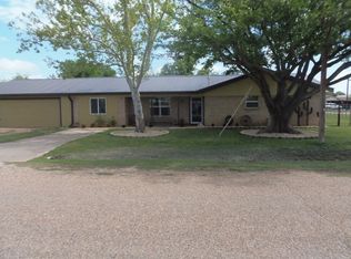 1800 N 8th St, Ballinger, TX 76821