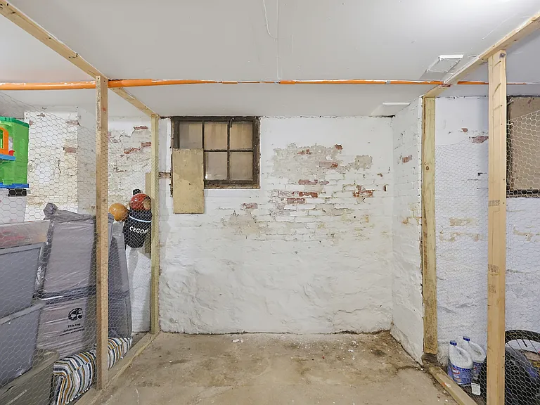 498 Sumner St #1 — Photo 33