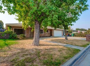 2712 Holiday Way, Madera, CA 93637