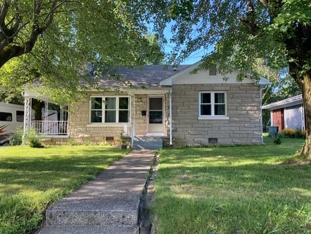 1st image of 130 E McLaughlin Ave